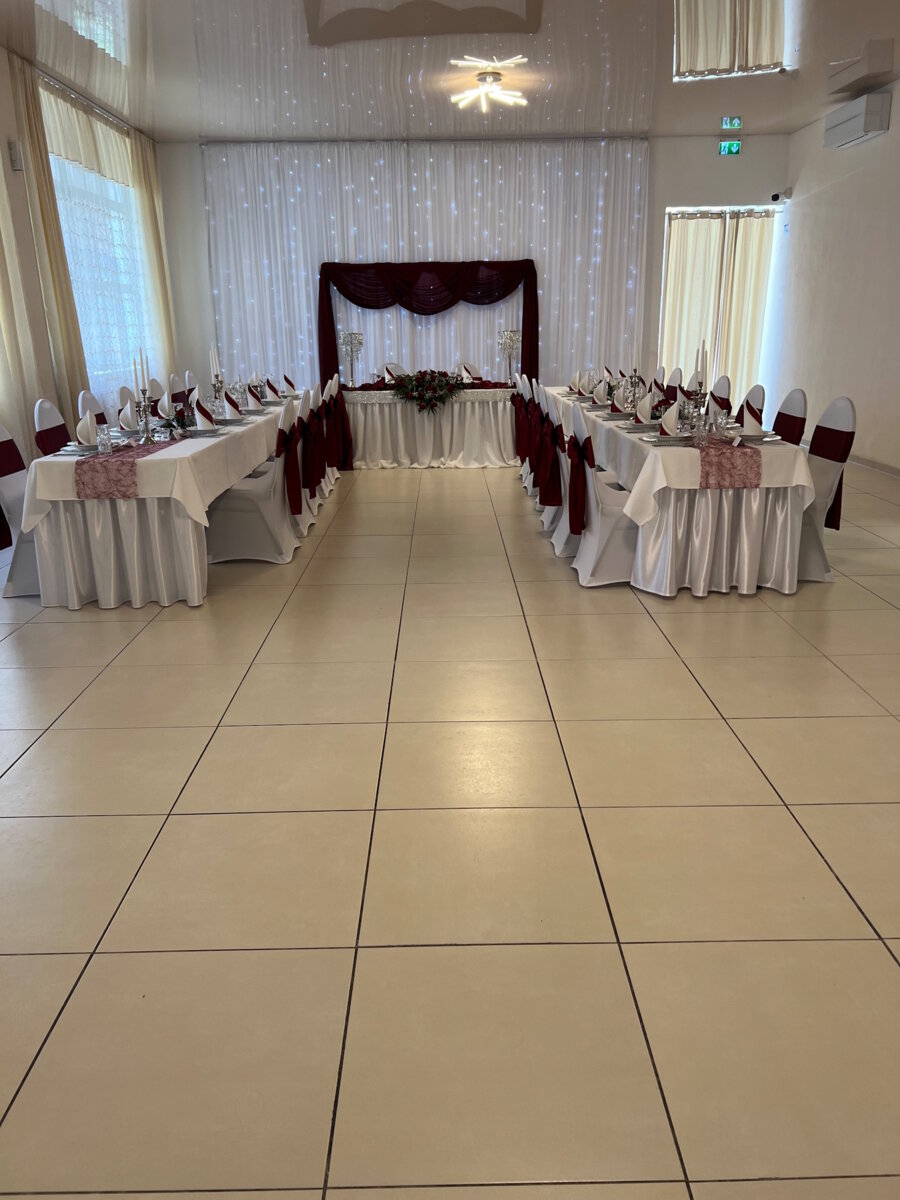 Saal mit Tafeln von Petersburg Festhalle GmbH